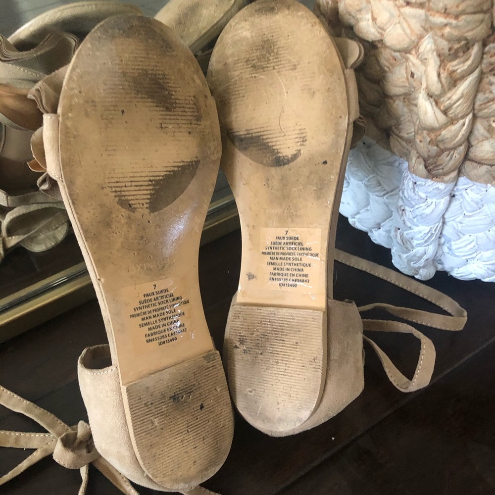 Express Ruffle Sandal Lace Up - Picture 6 of 6